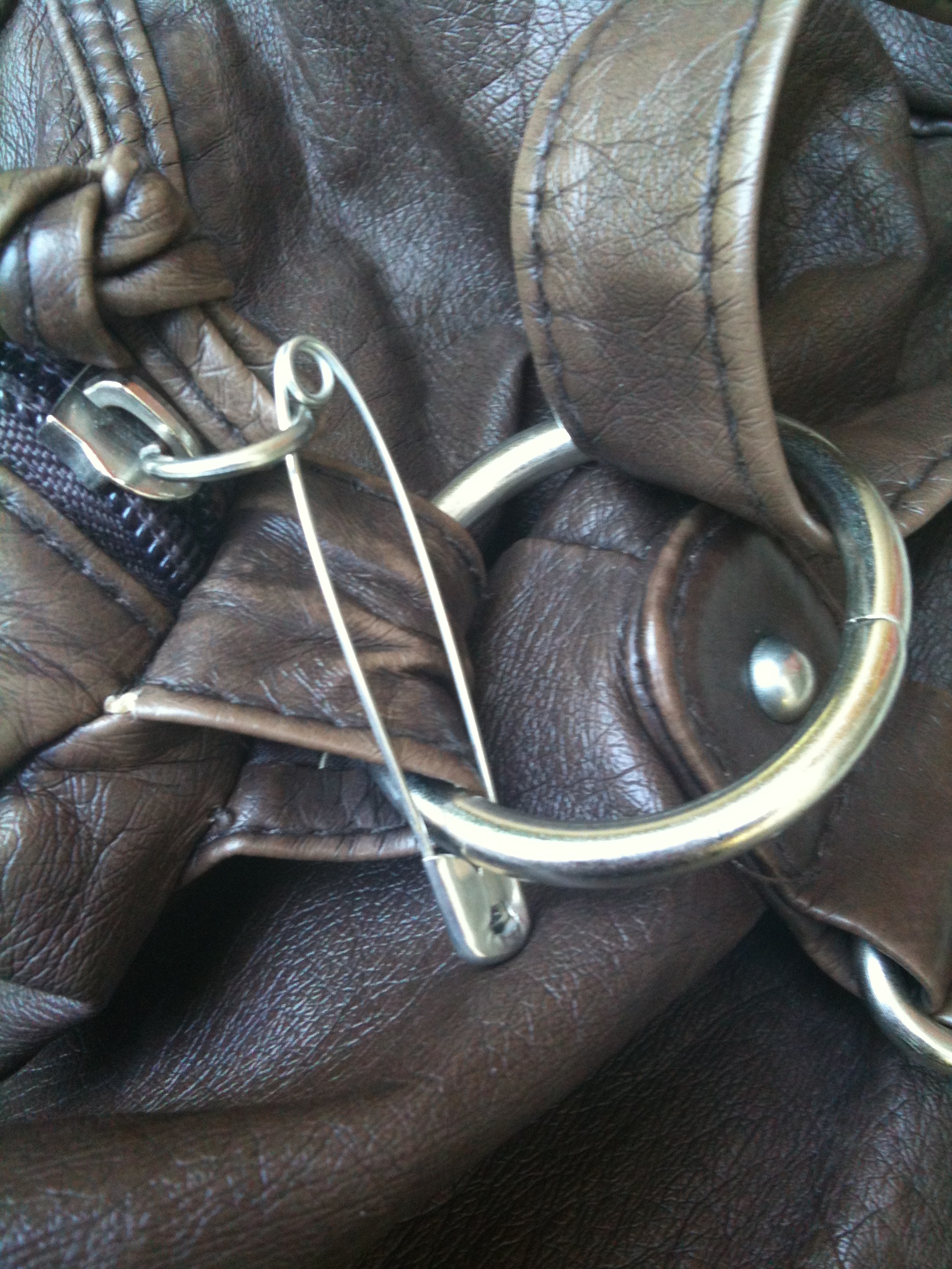 Benoss Milan handbag zipper purse leather black new removable strap lock  zip – IBBY